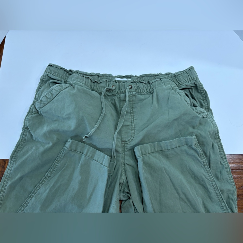 Sonoma (KOHLS) olive green capri pants size large with 26” inseam, worn twice - Picture 3 of 7